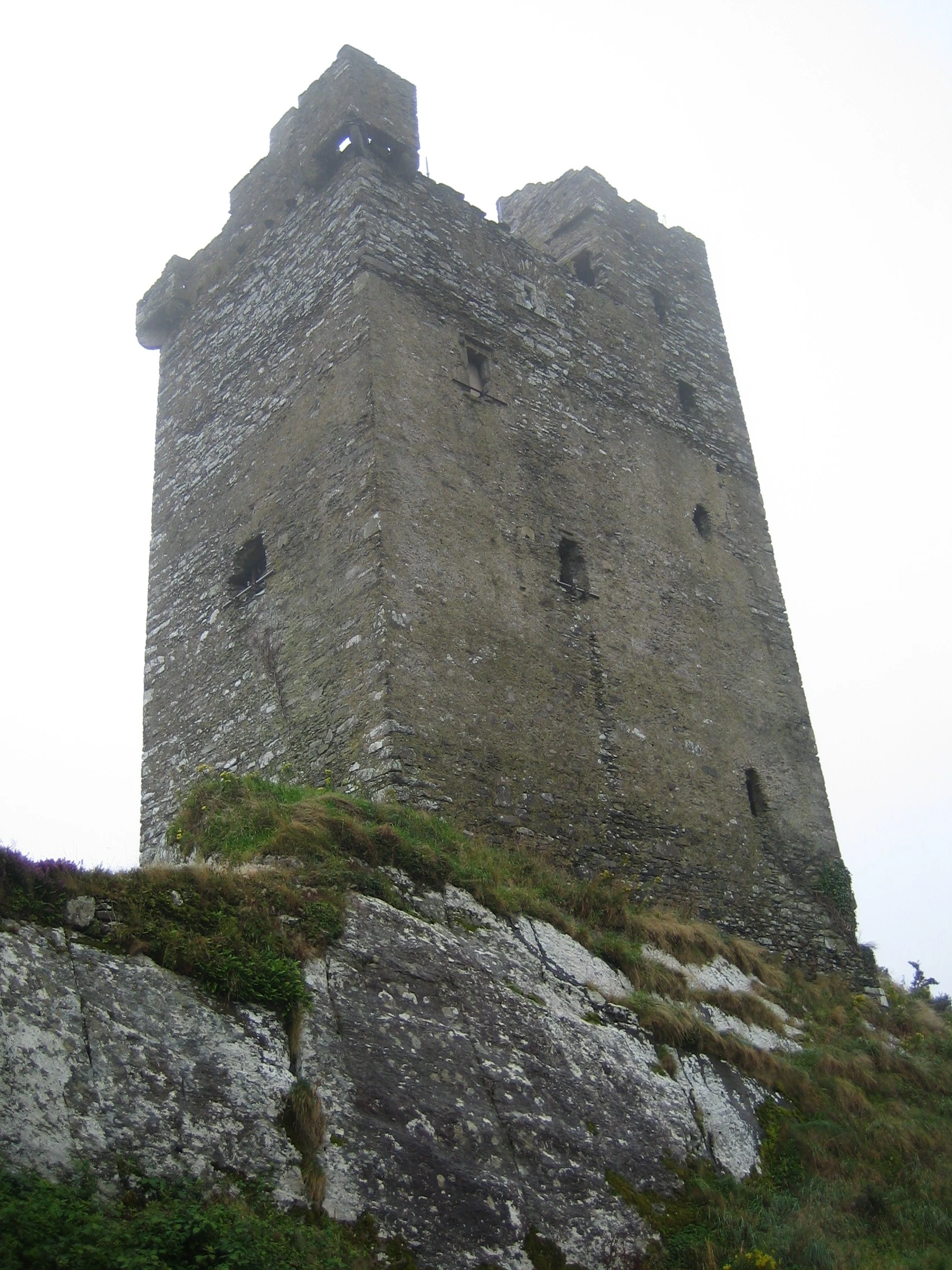 Lead shot assemblage from the 1650 attack on Castledonovan Castle, Co. Cork