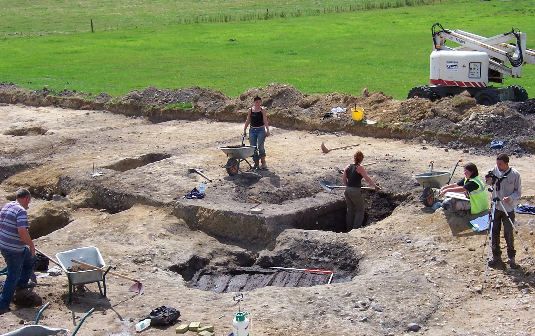 A Fulacht Fiadh under excavation- party central in the Bronze Age?